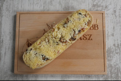 Csirkemell sonkás - gombás - sajtos óriásbagett 225g Fagyasztott melegszendvicsek